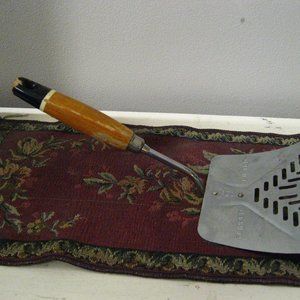 🍳Ekco A&J Vintage Wood Handle Flipper Lifter